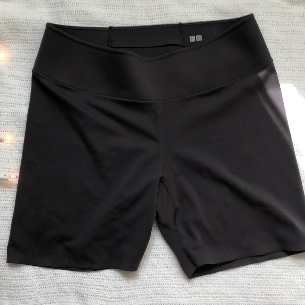 COPY - Good as new Uniqlo biker shorts